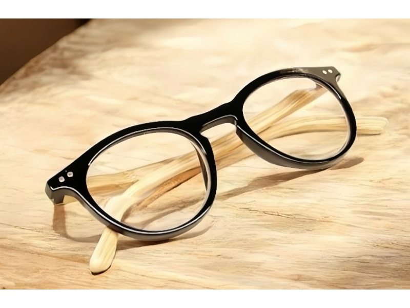 Lunettes loupe et lunettes de lecture noires brillantes et branches "bois clair"
