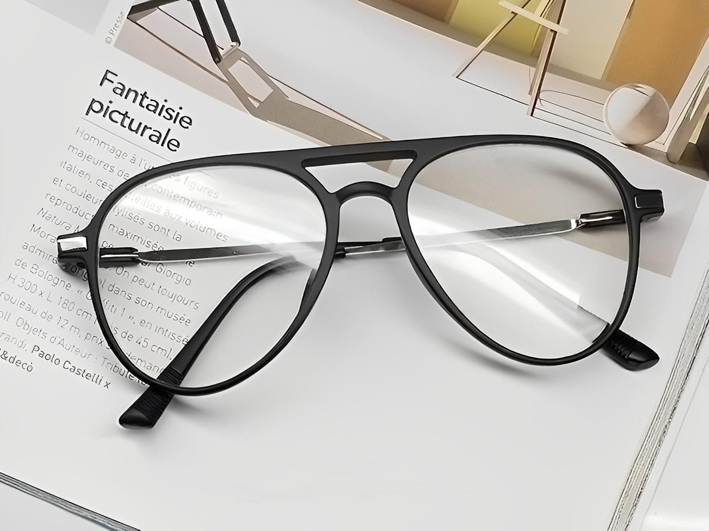 Lunettes loupe de forme pilote noir mat avec branches argentées